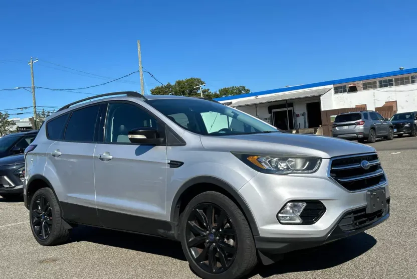 2017 Ford Escape Titanium photo 1