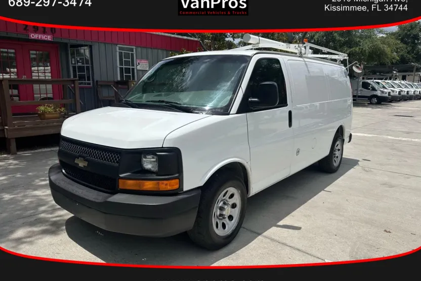 2011 Chevrolet Express 1500 Cargo Van photo 1