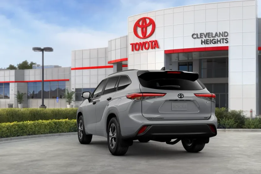 2025 Toyota Highlander Hybrid XLE photo 1
