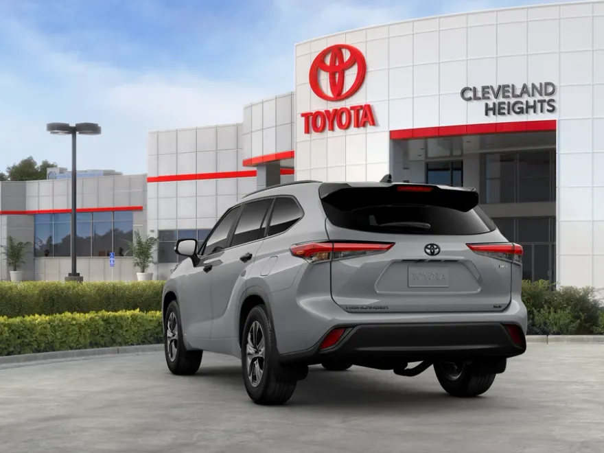 2025 Toyota Highlander Hybrid XLE photo 1