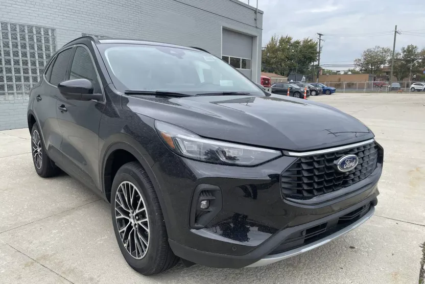 2025 Ford Escape Plug-In Hybrid photo 1