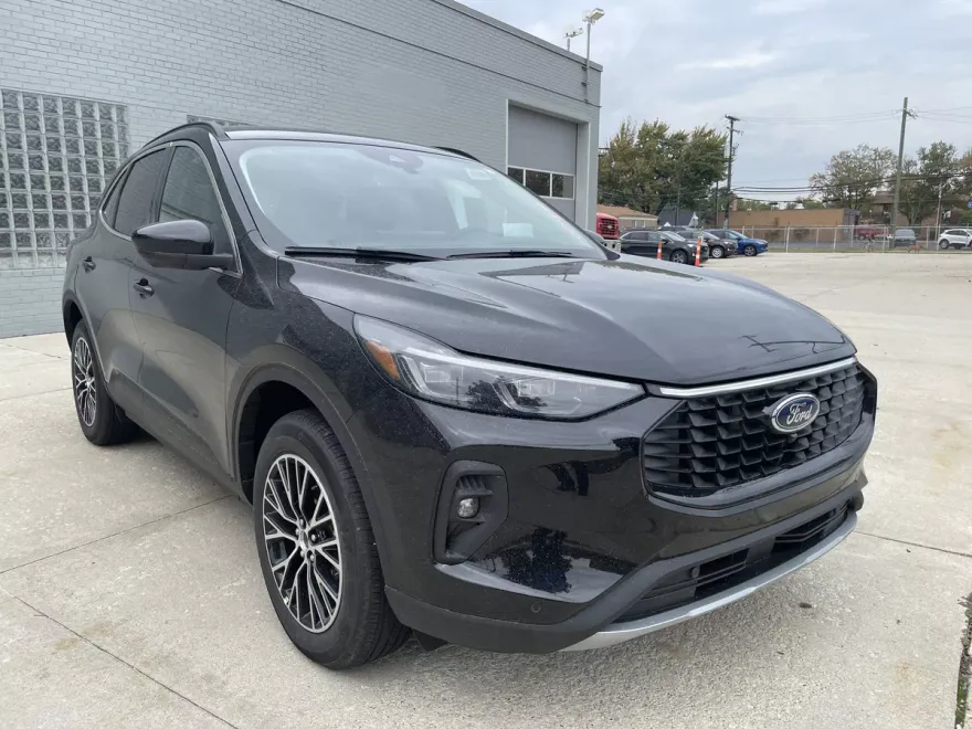 2025 Ford Escape Plug-In Hybrid photo 1