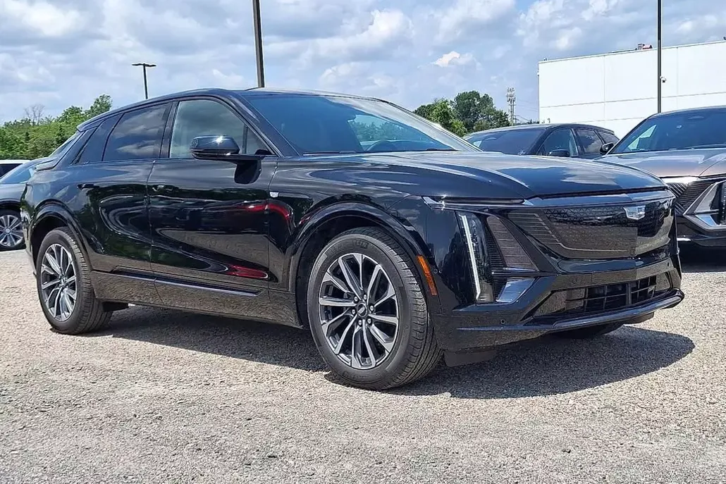 2025 Cadillac Lyriq Sport photo 1