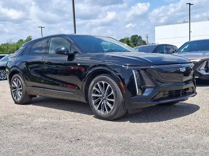 2025 Cadillac Lyriq Sport photo 1