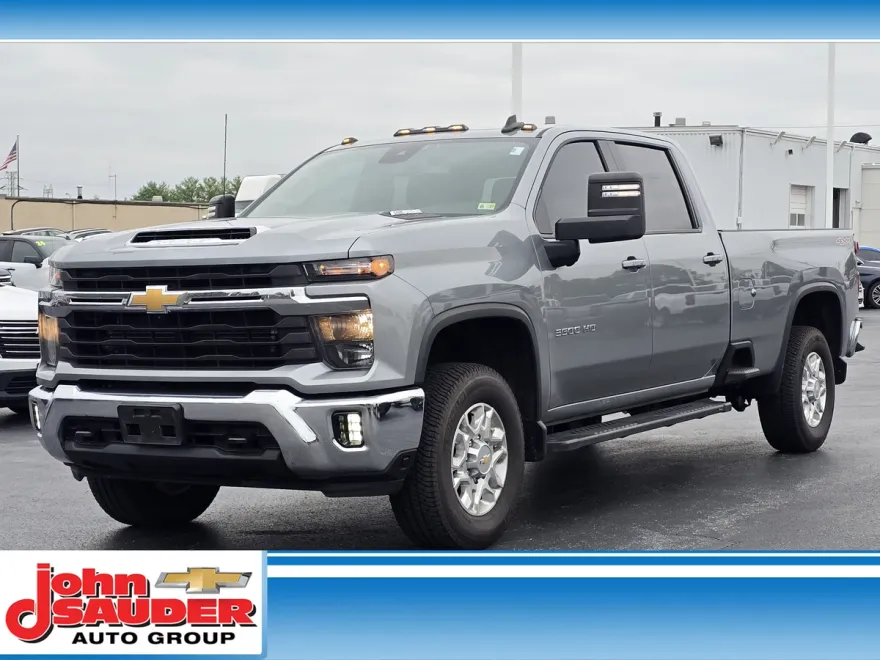 2024 Chevrolet Silverado 3500HD LT photo 1