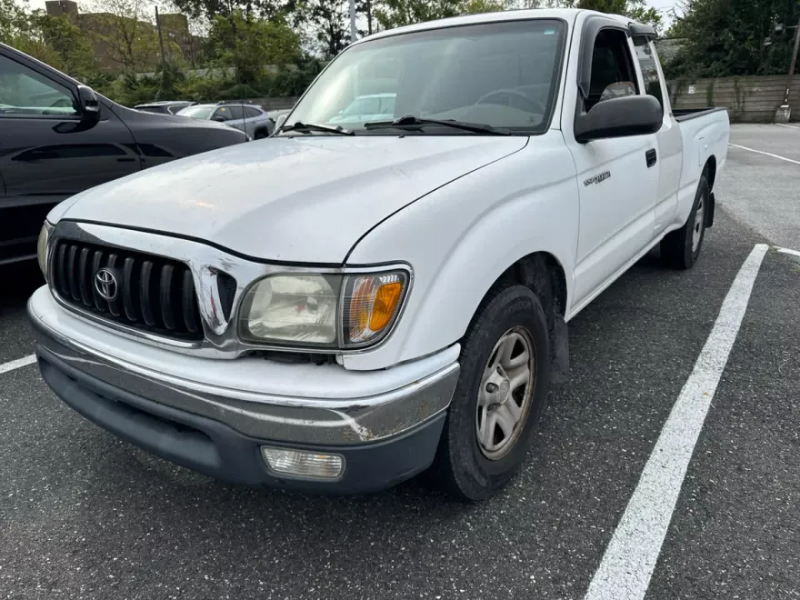 2001 Toyota Tacoma XtraCab photo 1