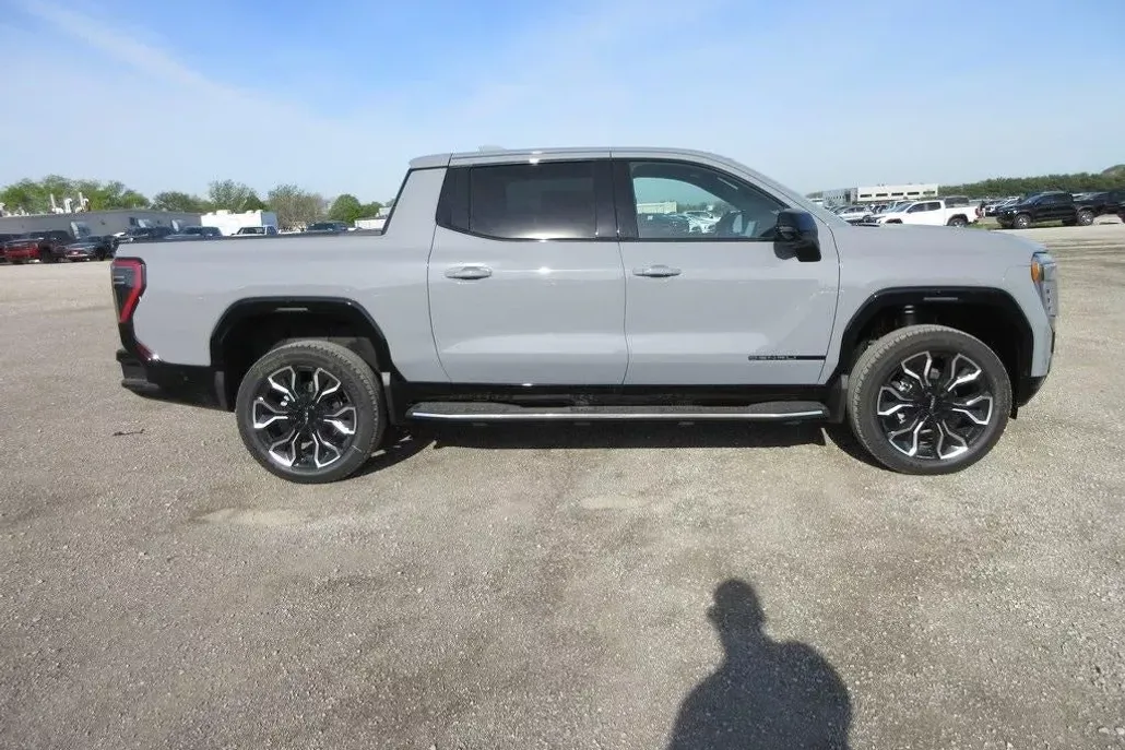 2025 Gmc Sierra EV Denali photo 1