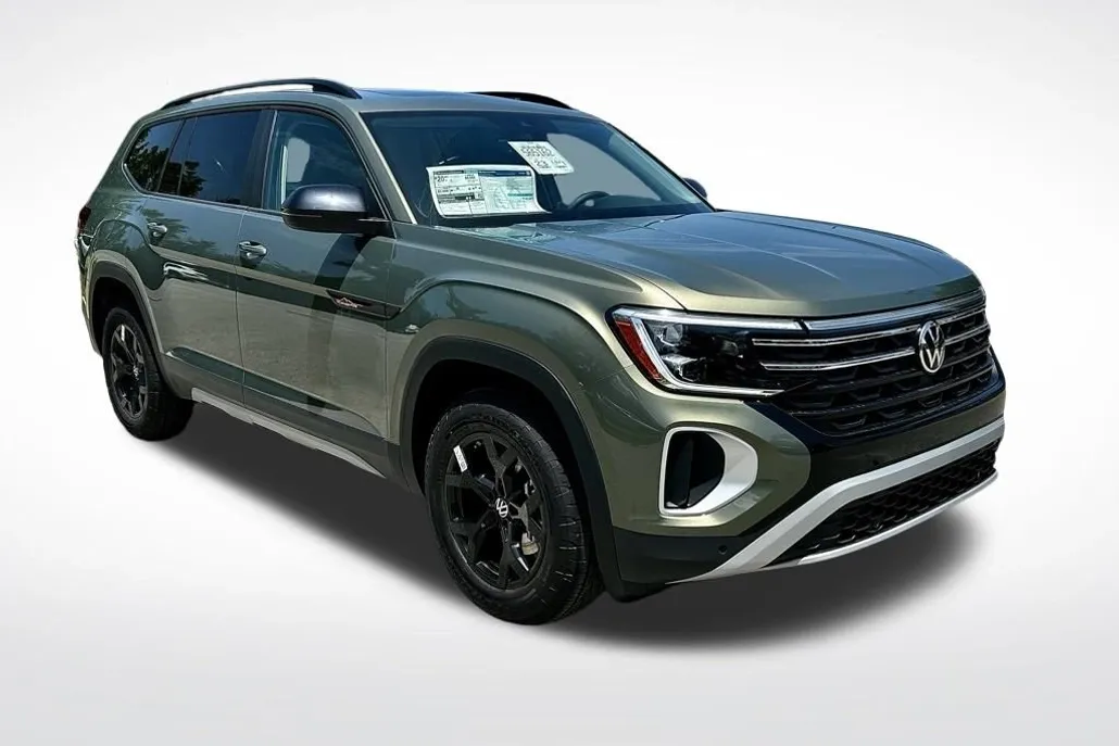 2025 Volkswagen Atlas Peak Edition SE photo 1