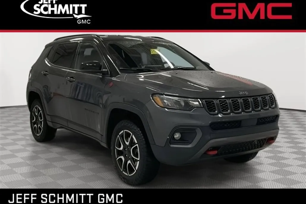 2024 Jeep Compass Trailhawk photo 1