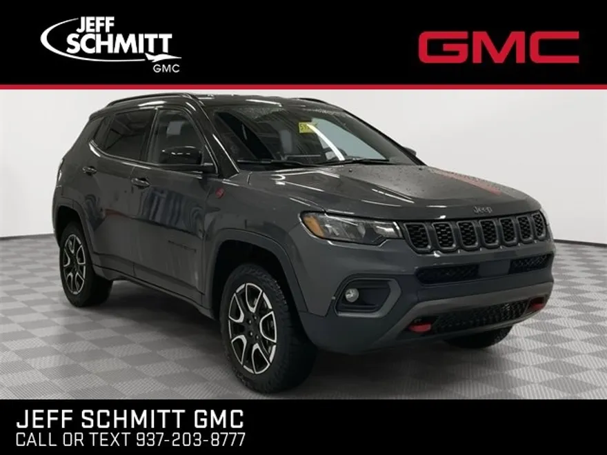2024 Jeep Compass Trailhawk photo 1