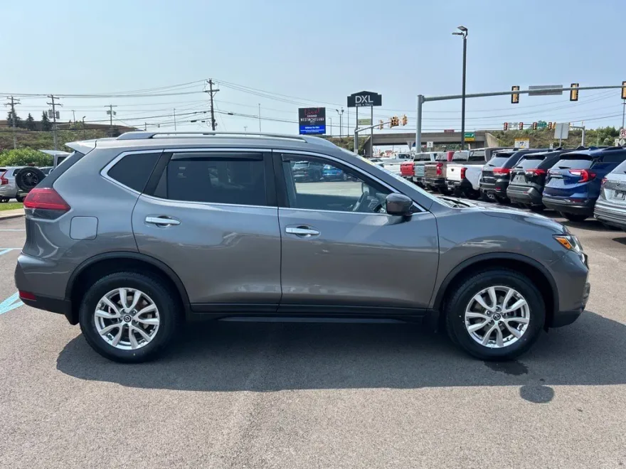 2019 Nissan Rogue S photo 1