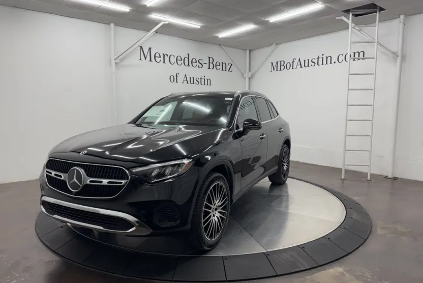2026 Mercedes Benz GLC 300 photo 1
