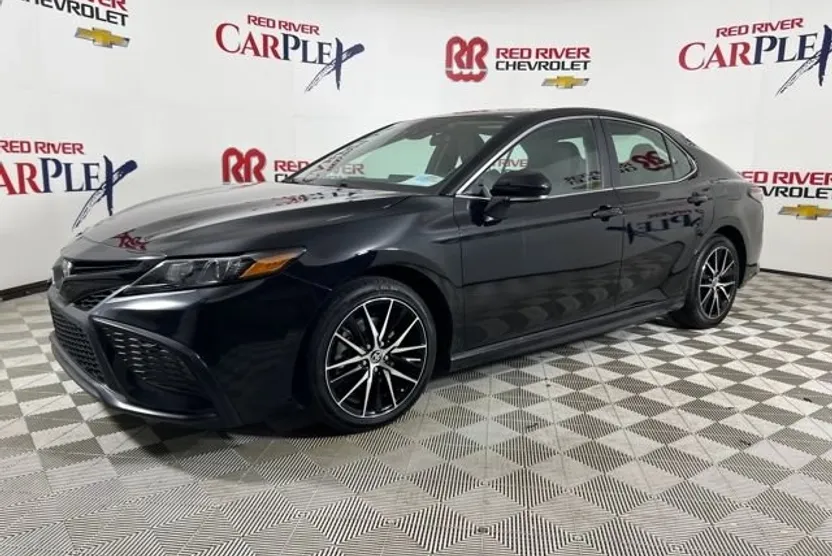 2024 Toyota Camry SE photo 1