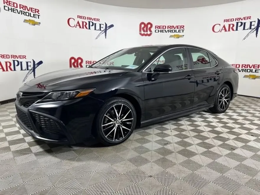 2024 Toyota Camry SE photo 1