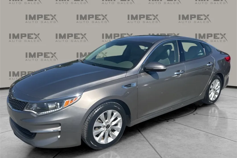 2018 Kia Optima EX photo 1