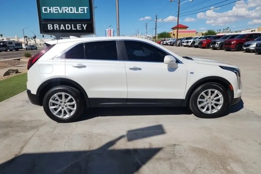 2019 Cadillac XT4 Luxury photo 1