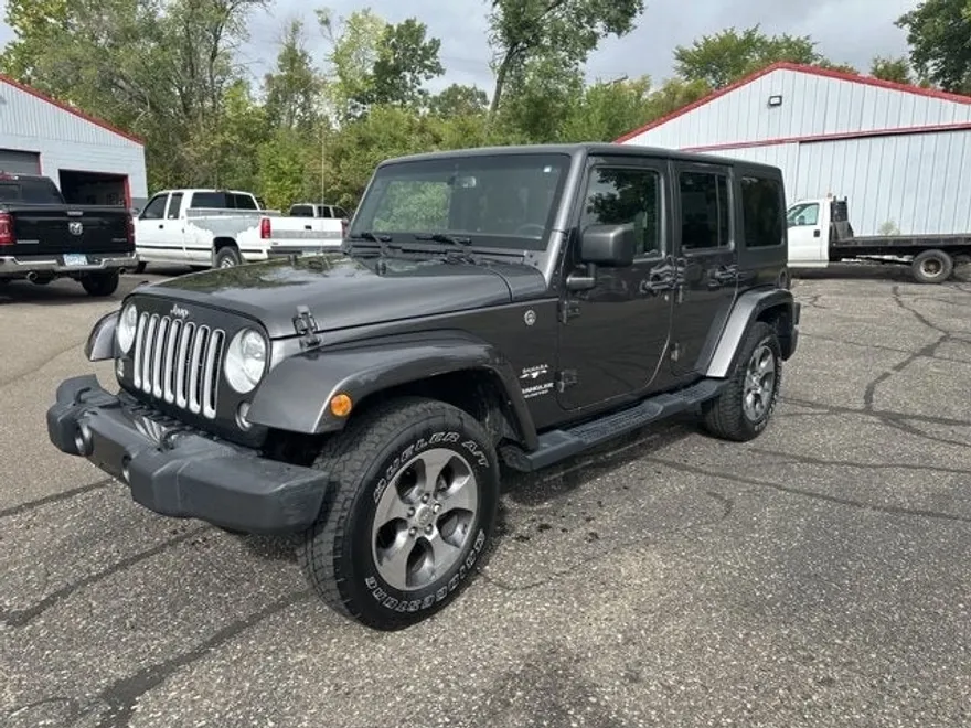 2017 Jeep Wrangler Unlimited Sahara photo 1