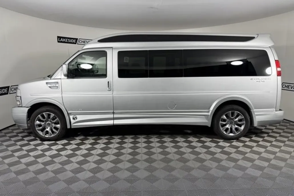 2024 Chevrolet Express Cargo 2500 Van photo 1