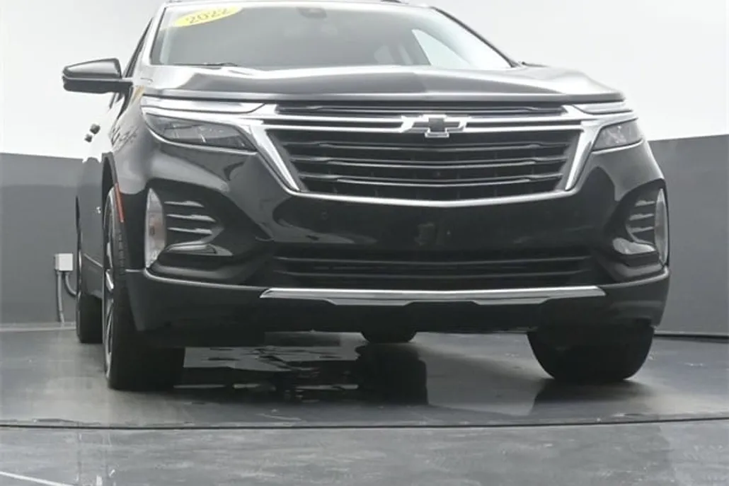 2022 Chevrolet Equinox LT photo 1