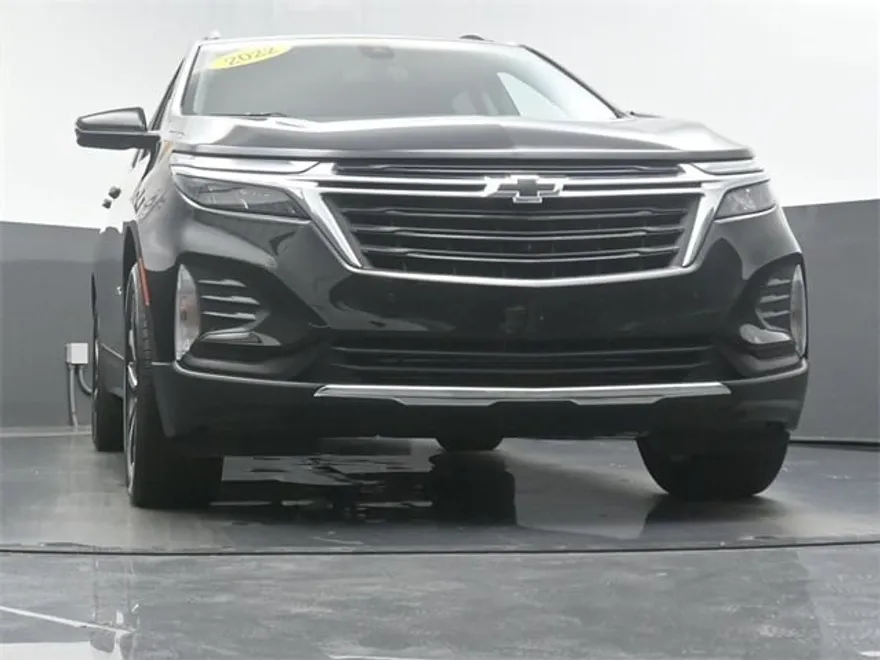 2022 Chevrolet Equinox LT photo 1