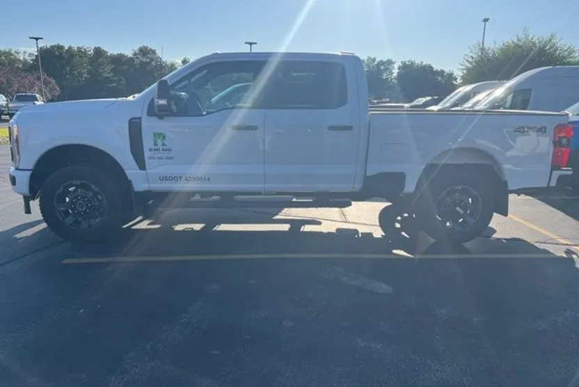 2024 Ford F-250 photo 1