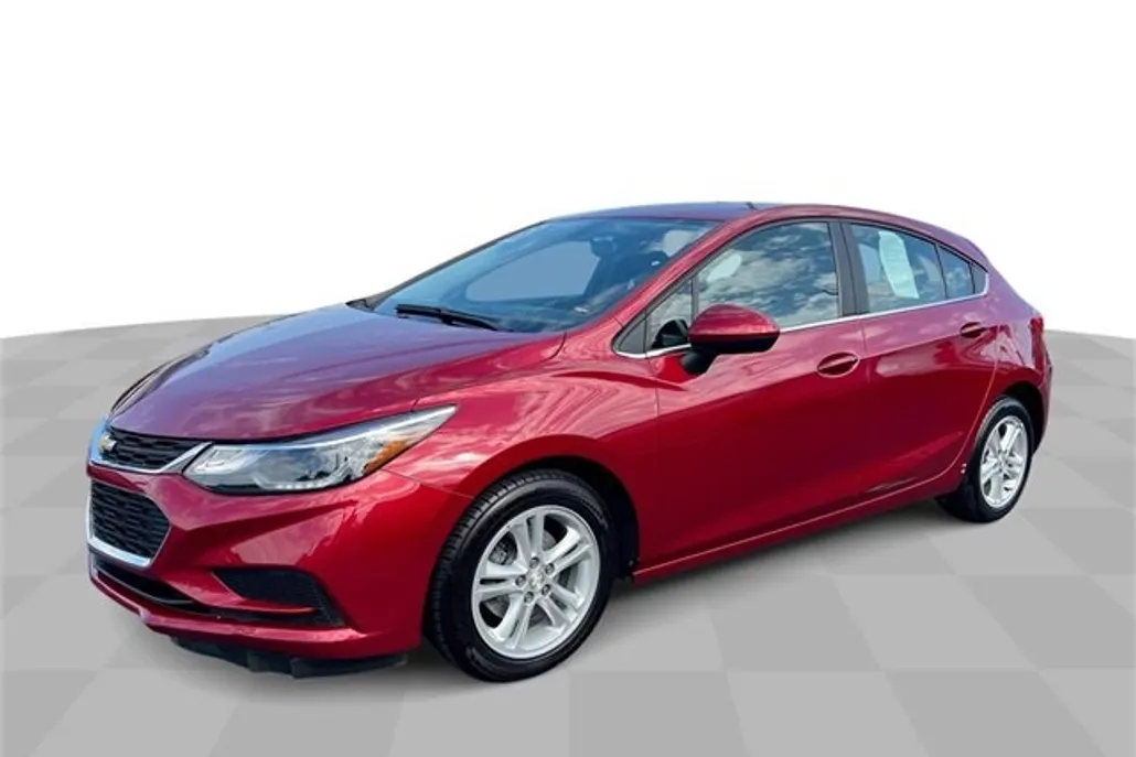 2018 Chevrolet Cruze LT photo 1