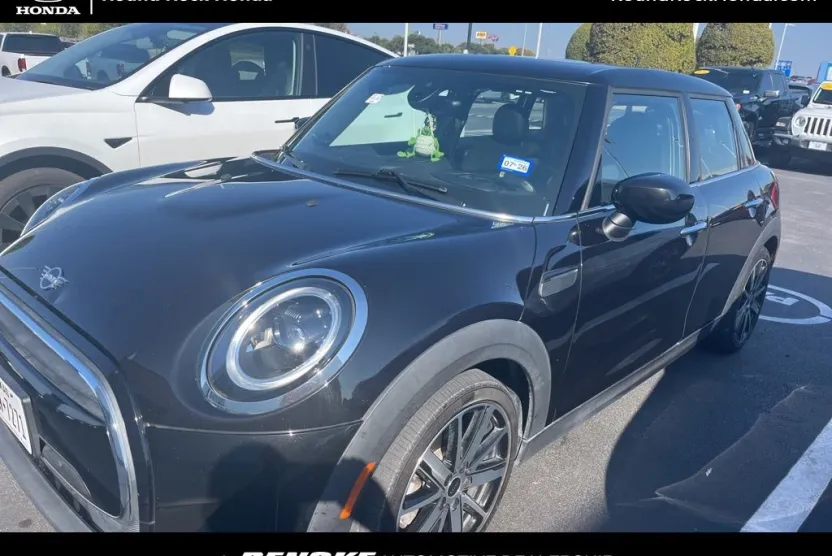 2022 Mini Cooper 4 Door Hardtop photo 1