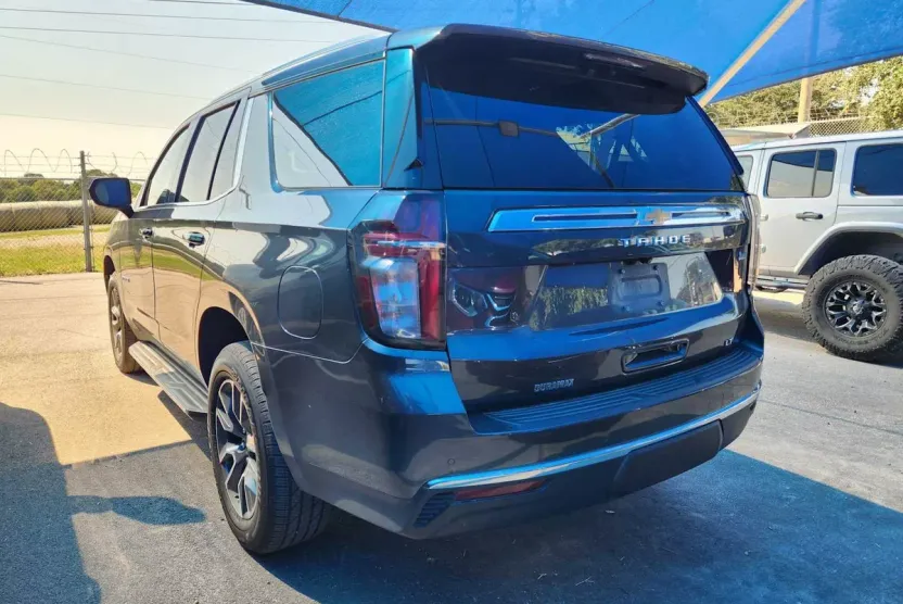 2021 Chevrolet Tahoe LT photo 1