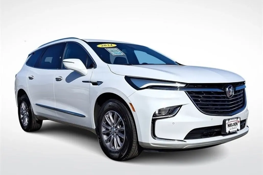 2024 Buick Enclave Essence photo 1