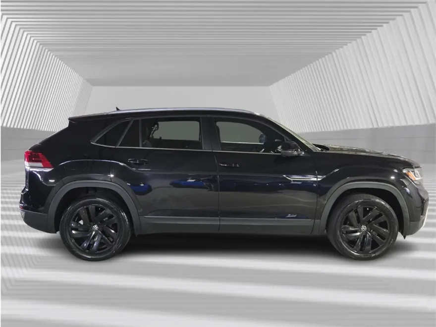 2022 Volkswagen Atlas Cross Sport SE Technology photo 1