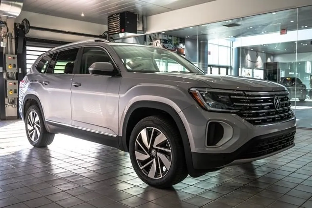 2025 Volkswagen Atlas SEL photo 1