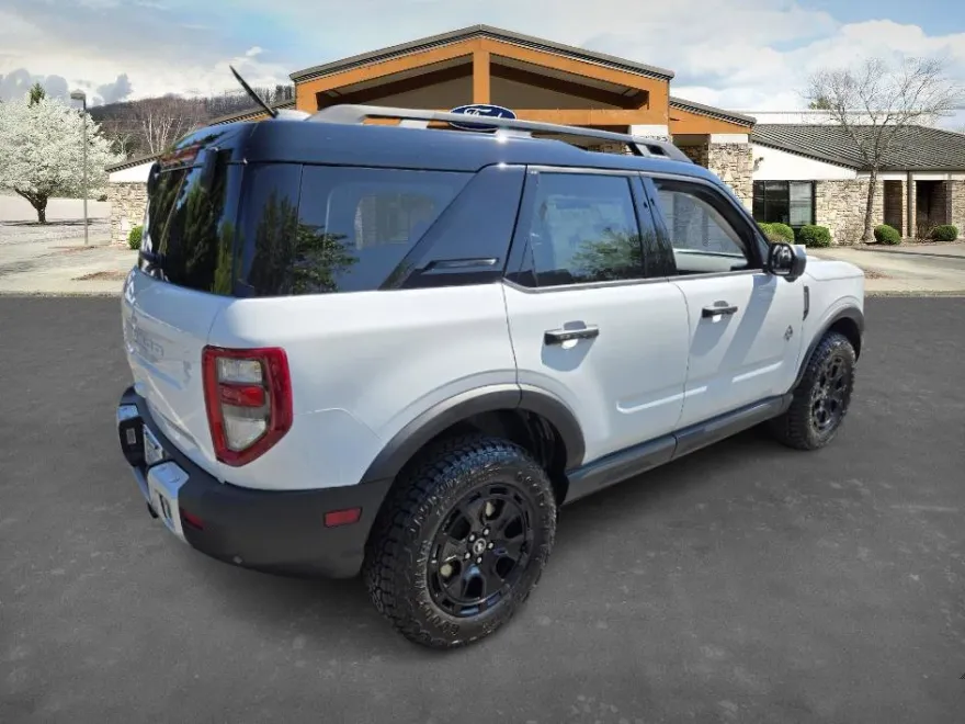 2025 Ford Bronco Sport Outer Banks photo 1