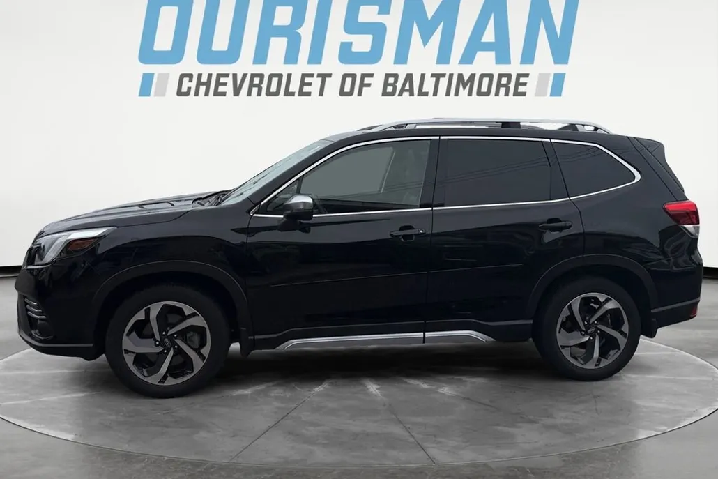 2023 Subaru Forester Touring photo 1