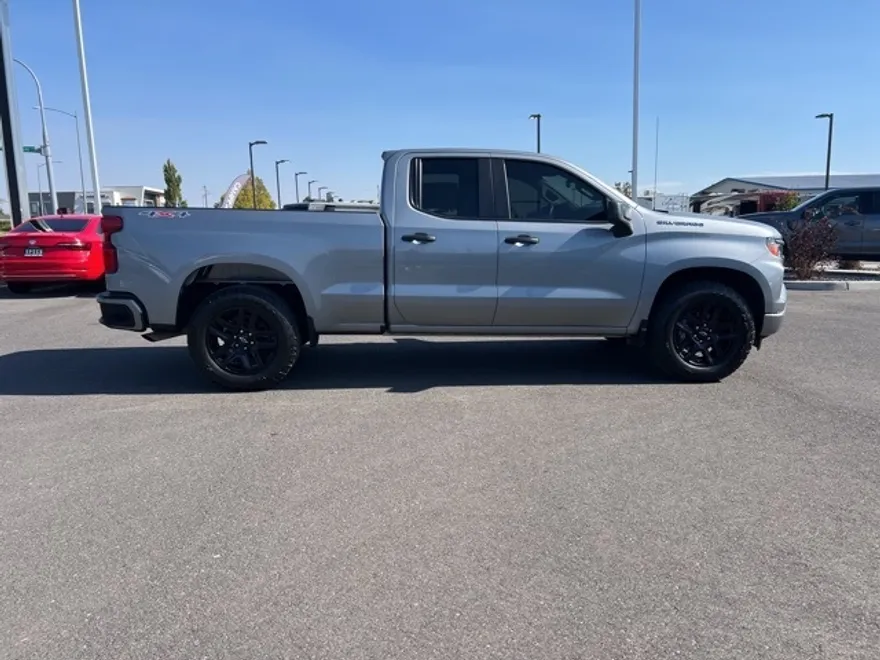 2024 Chevrolet Silverado 1500 Custom photo 1