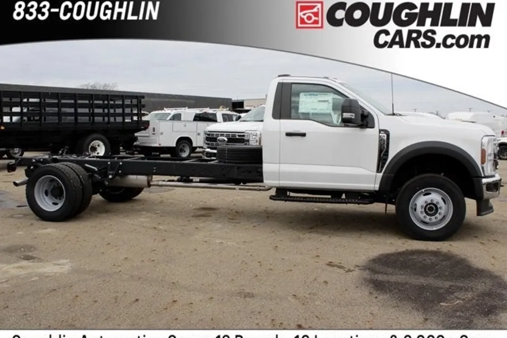 2024 Ford F-600 photo 1