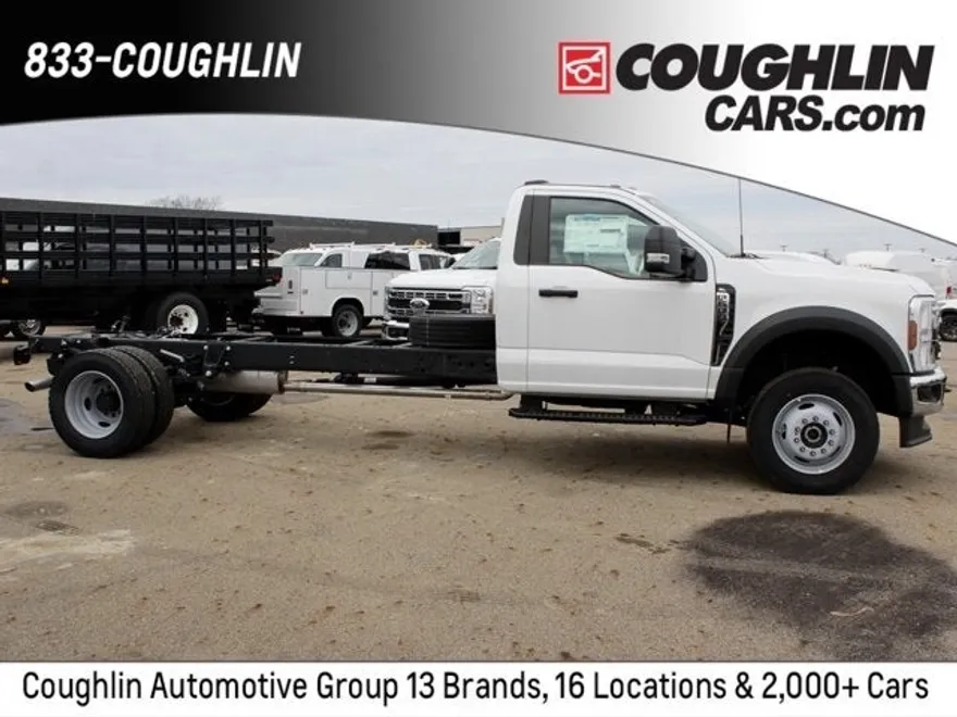 2024 Ford F-600 photo 1