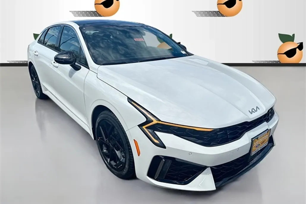 2026 Kia K5 GT-Line photo 1