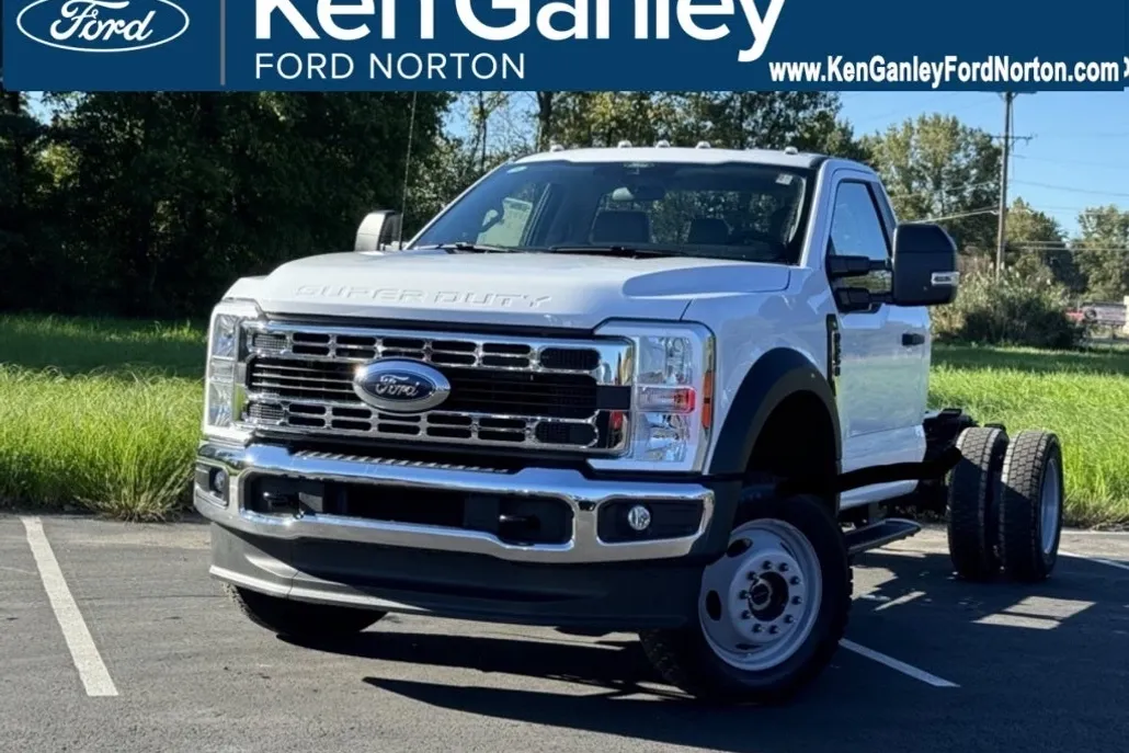 2024 Ford F-550 photo 1
