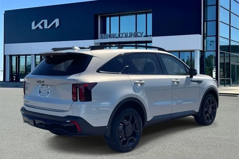 2026 Kia Sorento X-Line photo 1