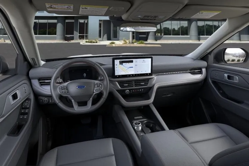 2025 Ford Explorer photo 1