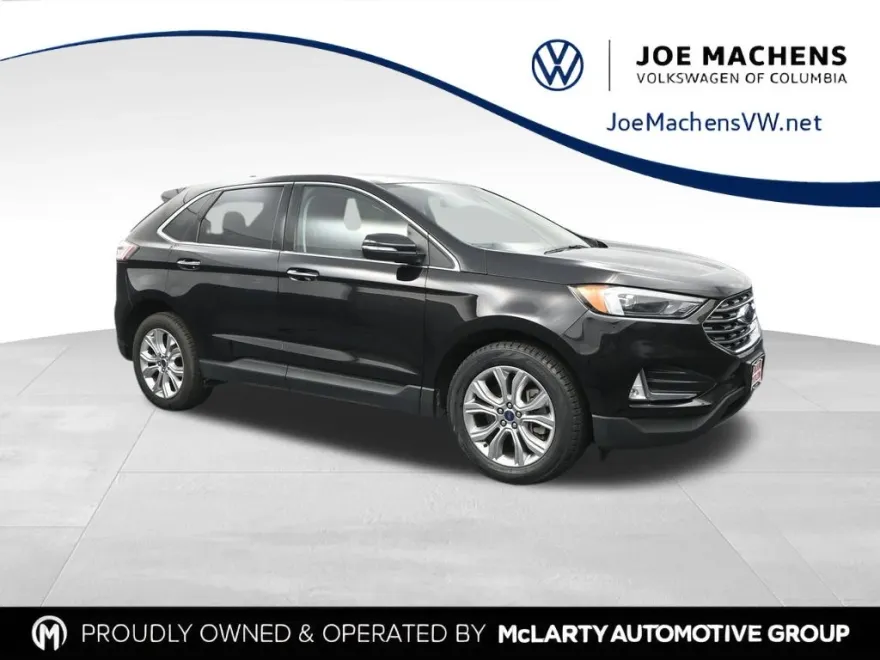 2022 Ford Edge Titanium photo 1