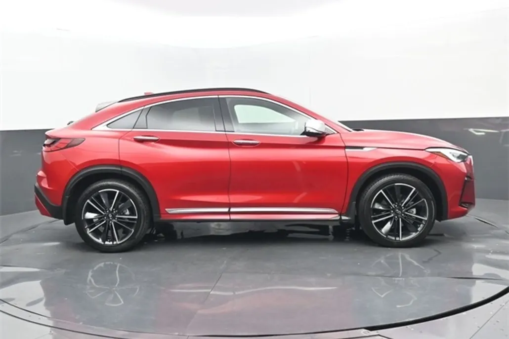2022 Infiniti QX55 Essential photo 1