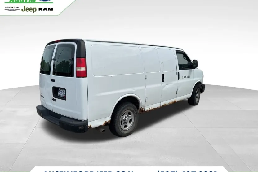 2008 Chevrolet Express Work Van Cargo photo 1