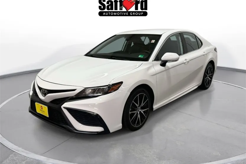 2023 Toyota Camry SE photo 1