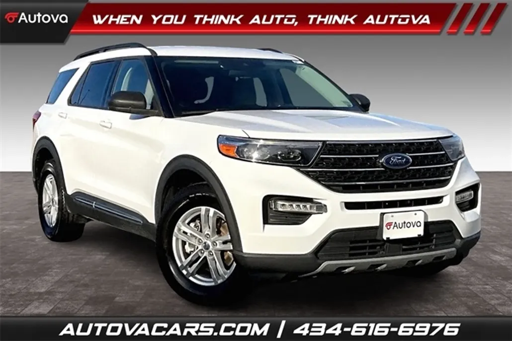 2022 Ford Explorer XLT photo 1