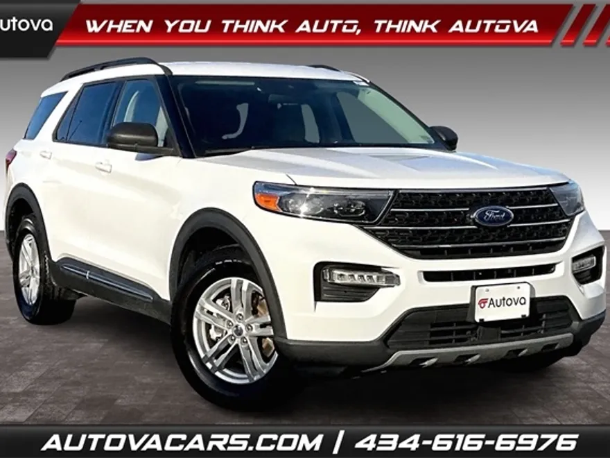2022 Ford Explorer XLT photo 1
