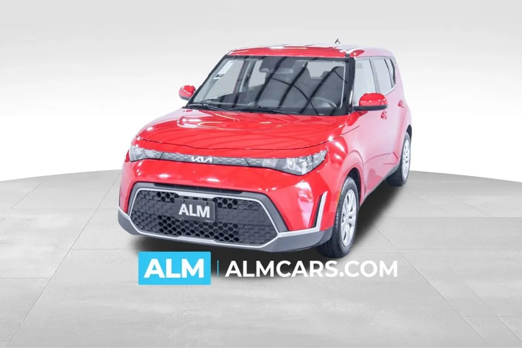 2023 Kia Soul LX photo 1
