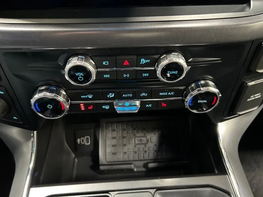 2025 Ford F-150 XLT photo 21