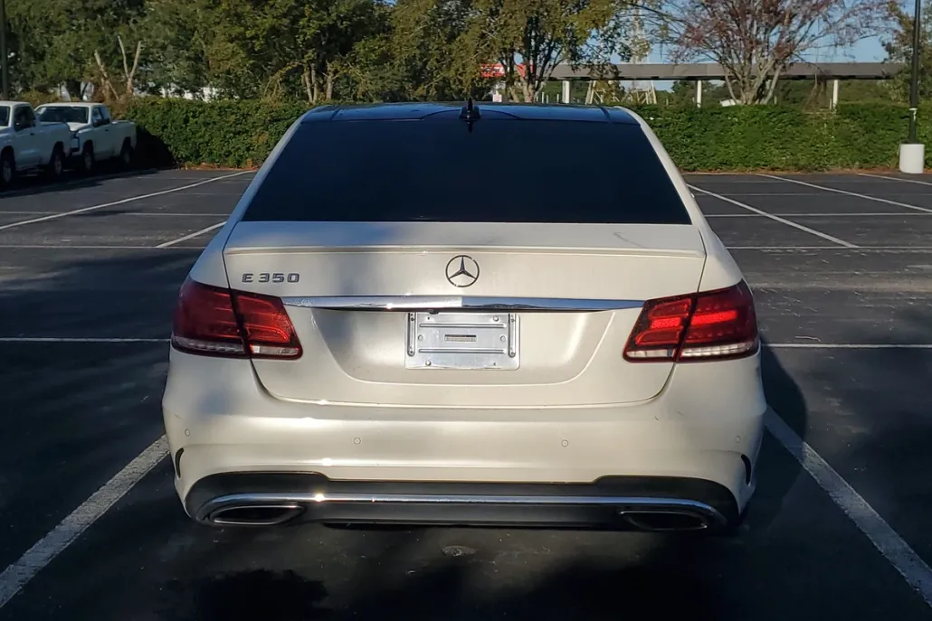 2014 Mercedes Benz E 350 Sedan photo 1