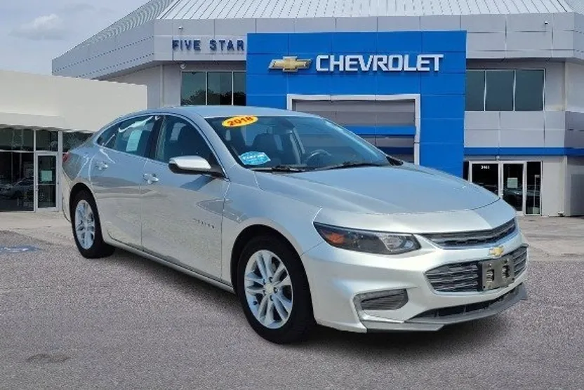 2018 Chevrolet Malibu 1LT photo 1